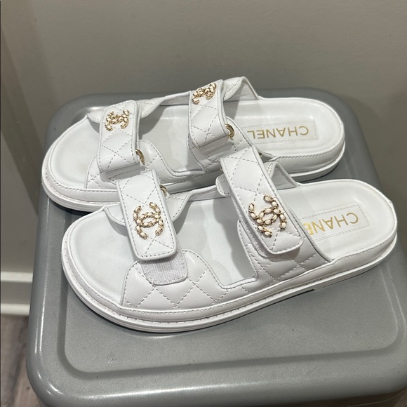 CHANEL White Quilted Slides with Gold Details - Picture 1 of 4